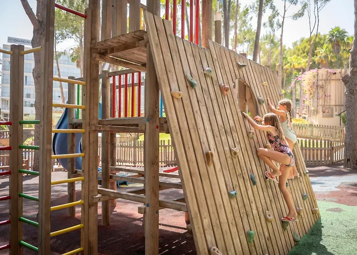 Valentin Grand Park فندق 4*